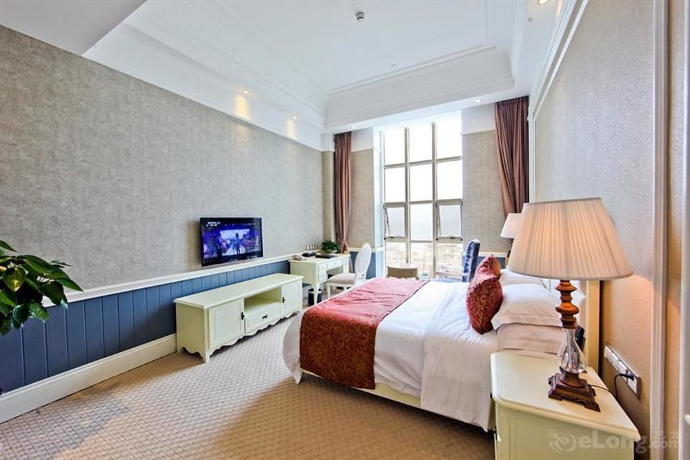 Blue Sky Hotel Yantai Exterior foto